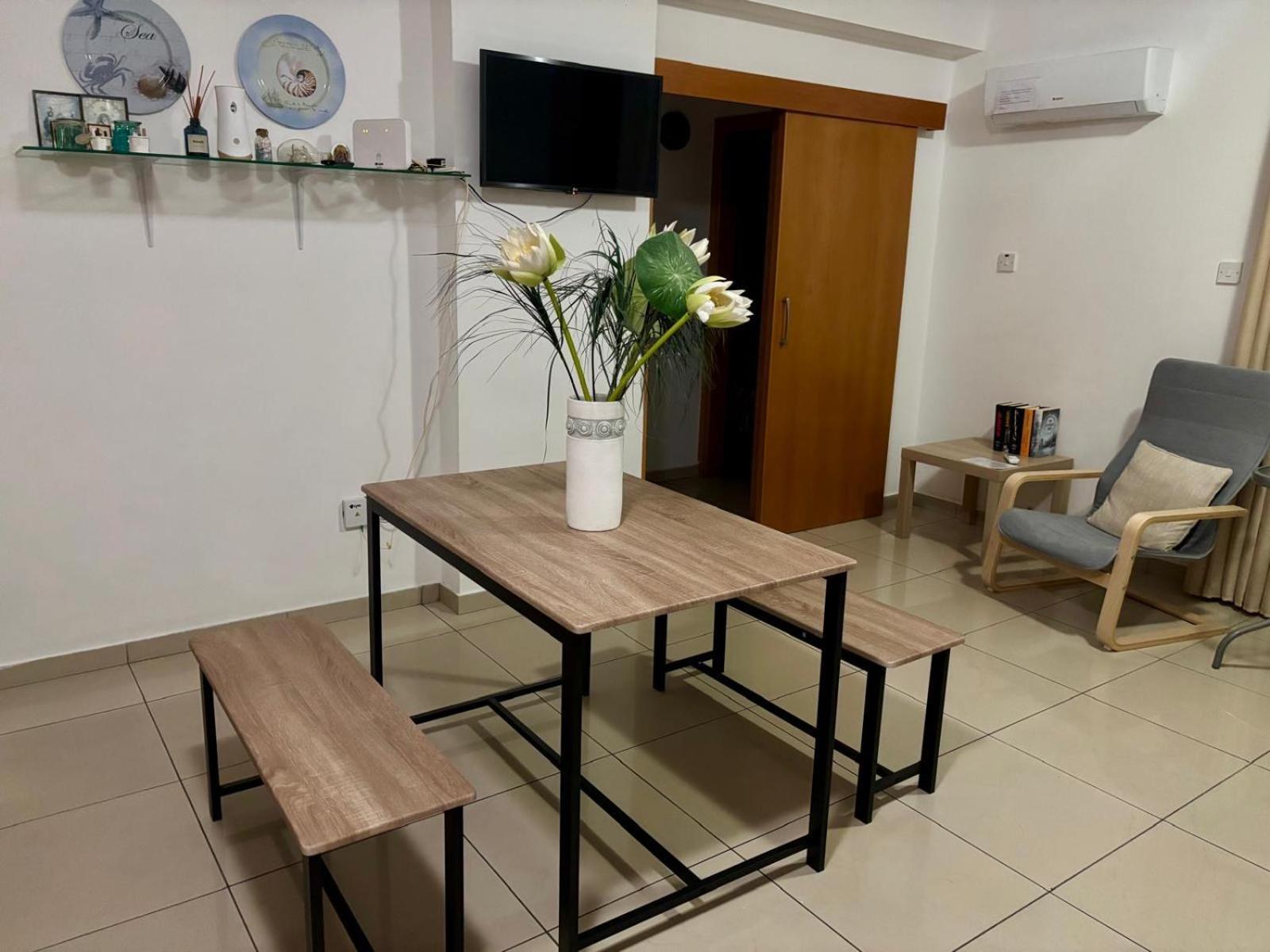 Vip Resort Apartment On Makenzie Beach ラルナカ エクステリア 写真