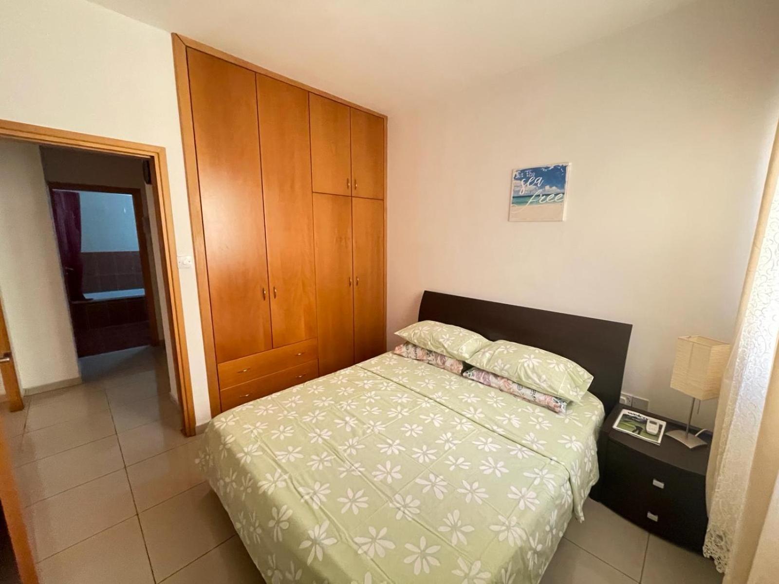Vip Resort Apartment On Makenzie Beach ラルナカ エクステリア 写真