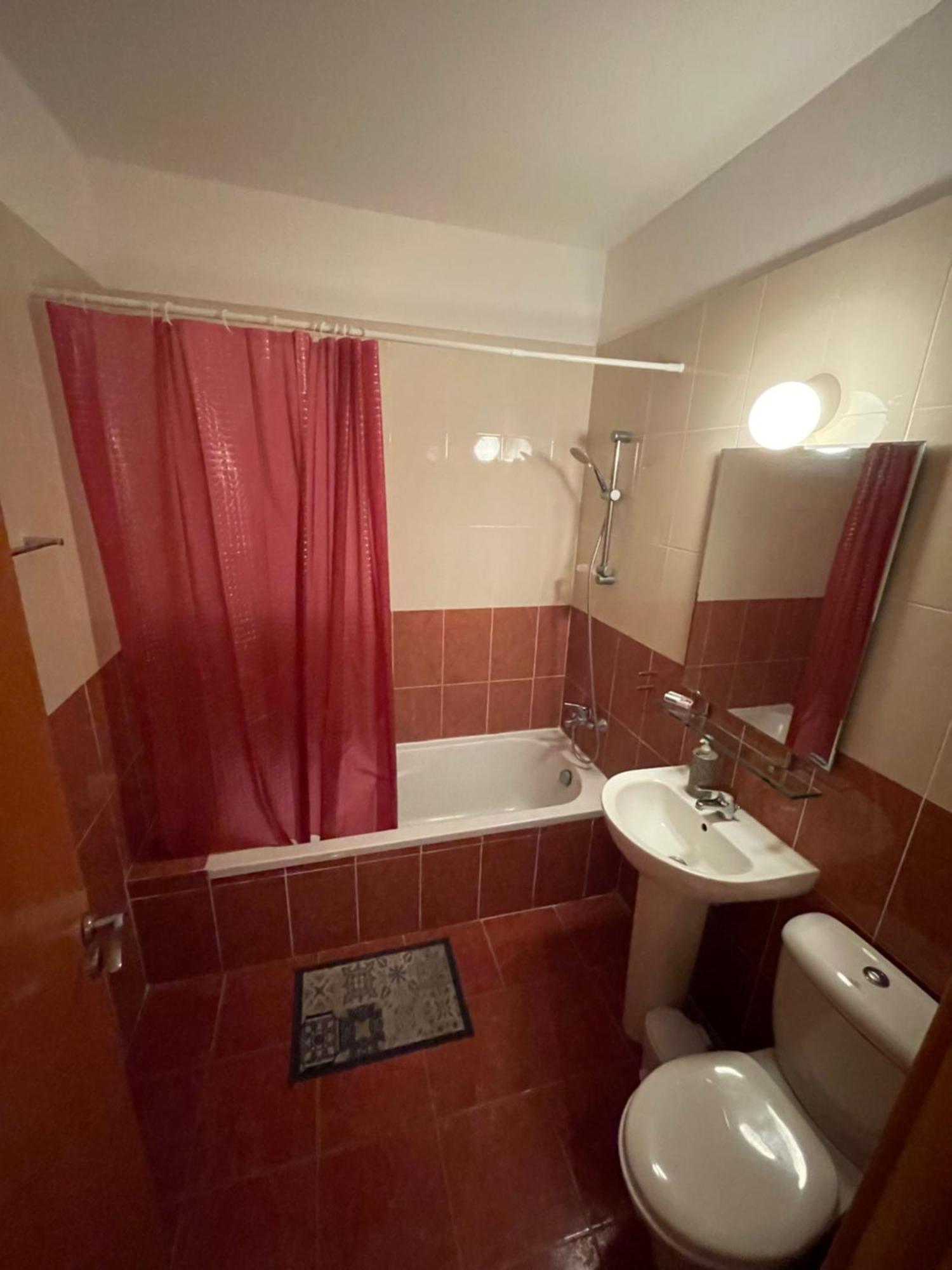Vip Resort Apartment On Makenzie Beach ラルナカ エクステリア 写真